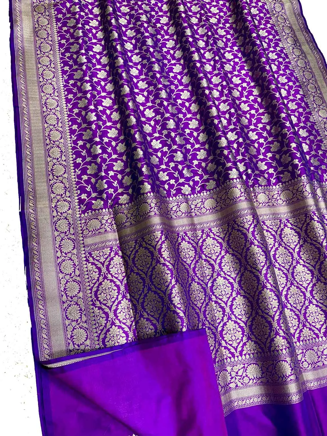 Exquisite Purple Handloom Banarasi Pure Katan Silk Saree