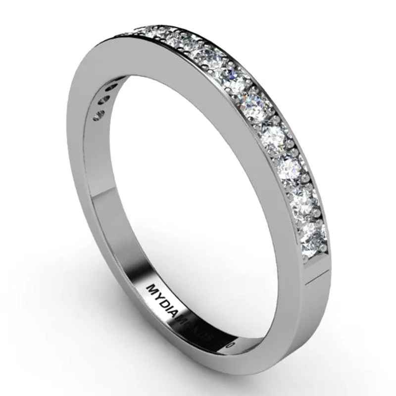 Fiona - timeless combination of styles