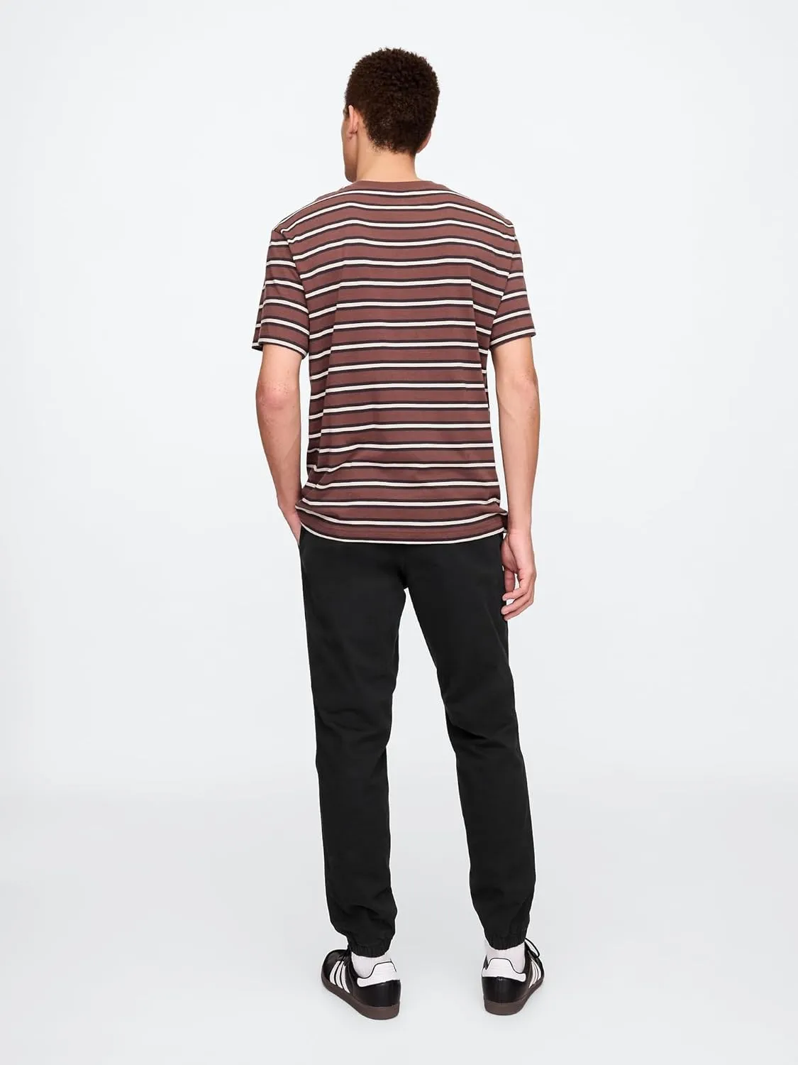 GAP Men's Essential Jogger Pant