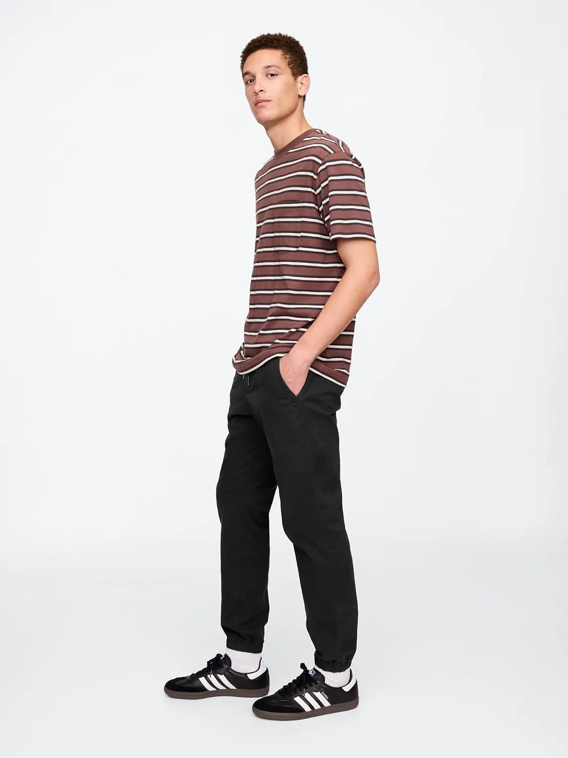GAP Men's Essential Jogger Pant