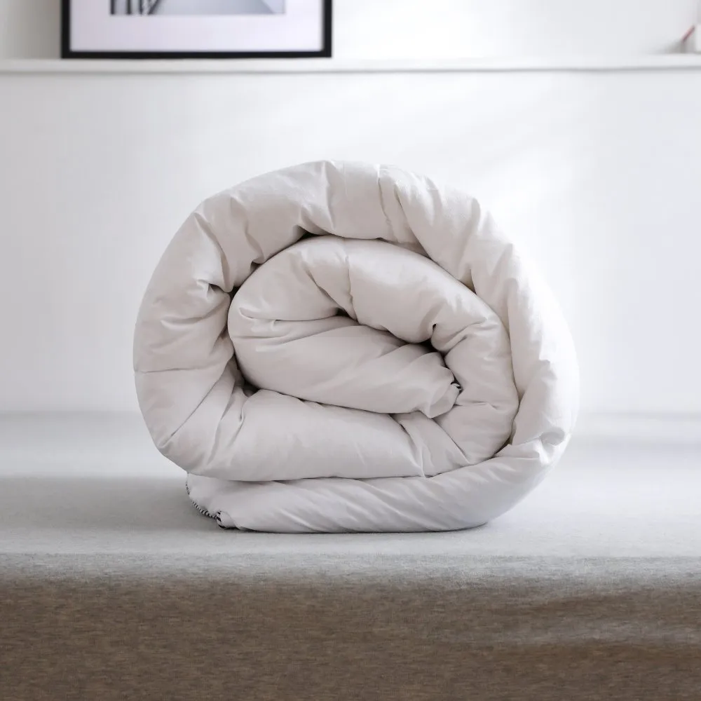 Variance Size Duvet Soft and Comfortable vacuum-packed.