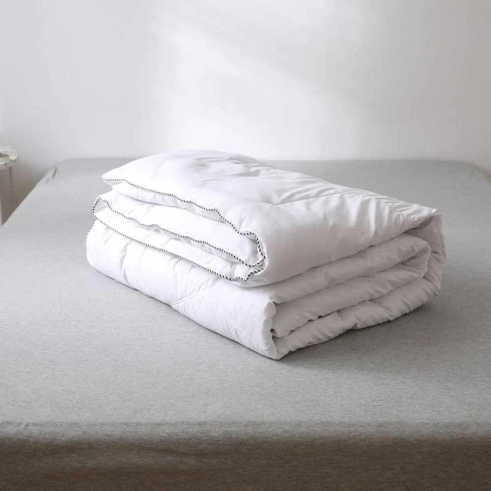Variance Size Duvet Soft and Comfortable vacuum-packed.