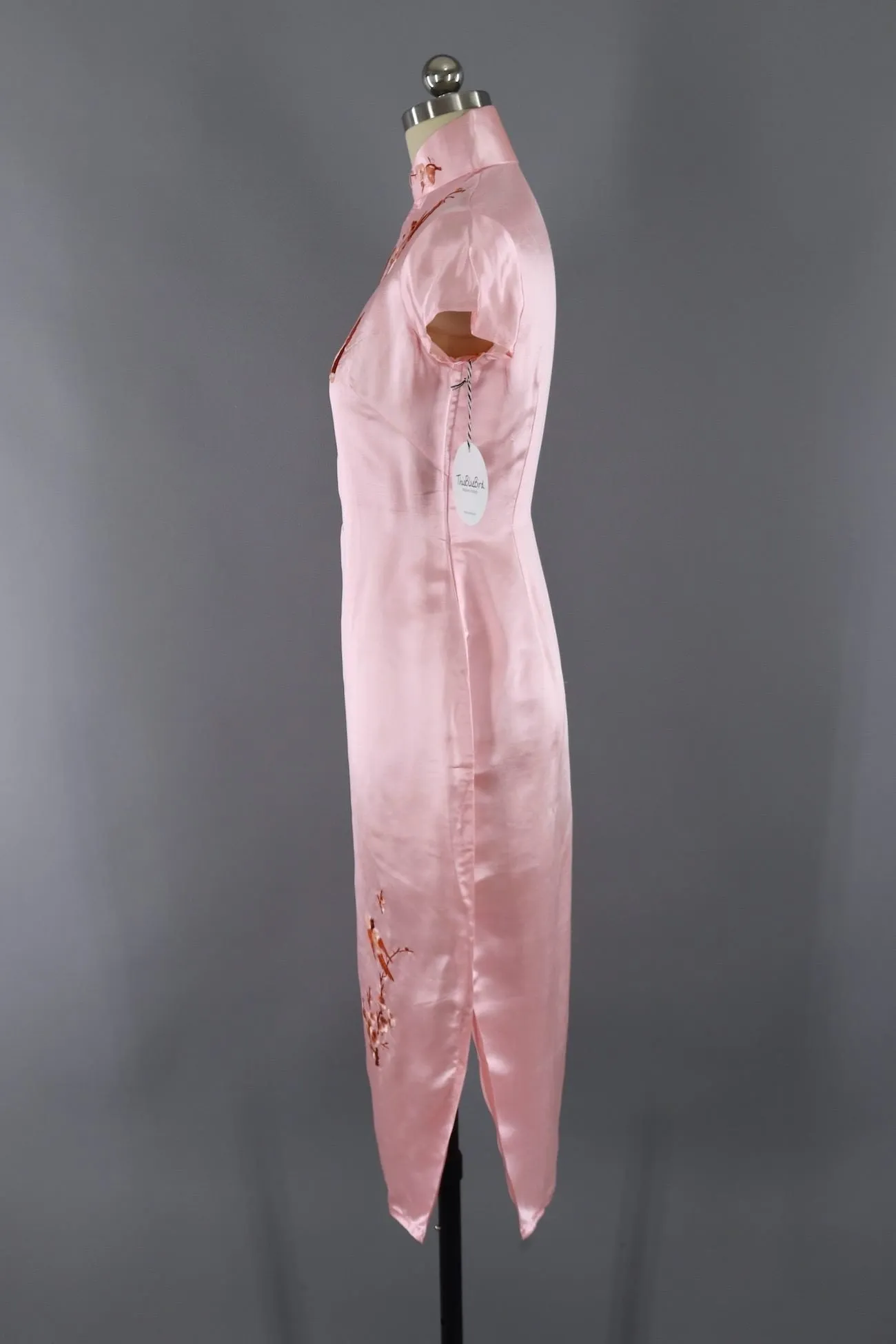 Vintage 1950s Pink Silk Satin Embroidered Qi Pao Mandarin Dress