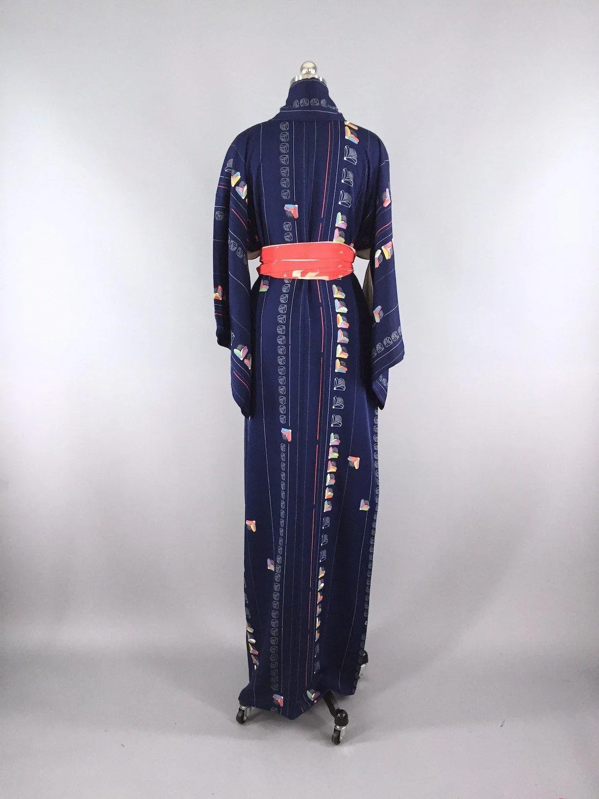 Vintage 1960s Vintage Kimono Robe / Mod Navy Blue Floral